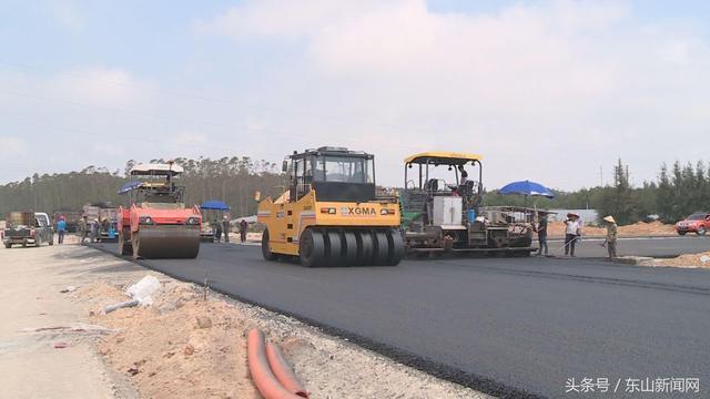 漳州東山縣冬古作業(yè)區(qū)疏港公路二期工程進入路面瀝青施工